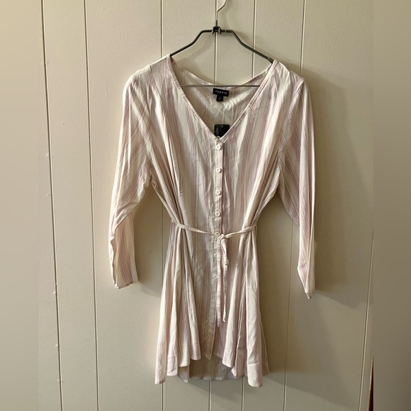 NWT Torrid size 0 Women’s blouse 3/4 sleeve White Purple Striped Whimsical - Picture 1 of 10